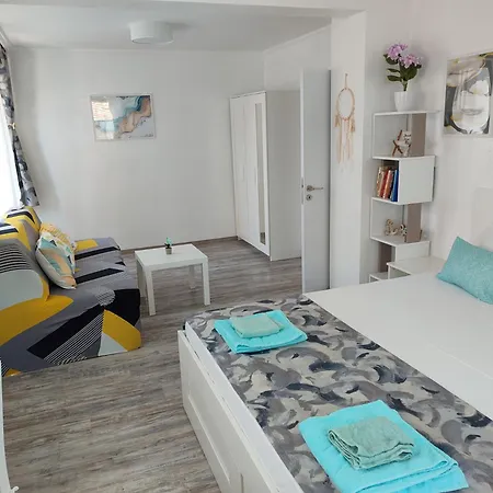 Apartment Teddy's Sea View *